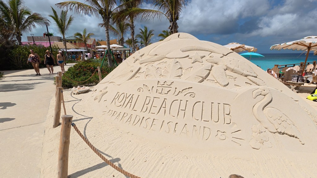 The infinity pool at Royal Beach Club Nassau